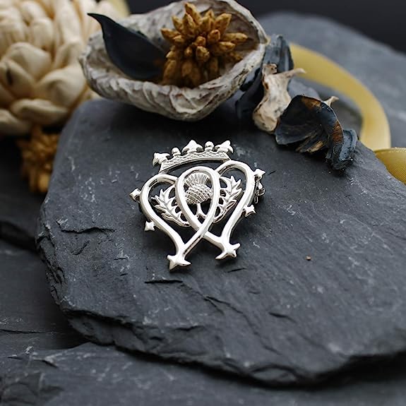 18 Scottish Wedding Traditions That Will Make Your Day Unforgettable 2 luckenbooth brooch